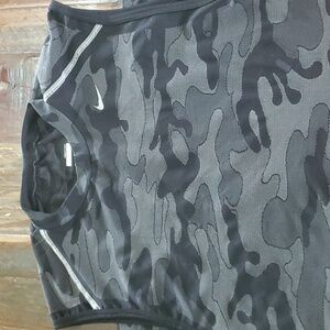 Mens NikeFit workout sleeveless shirt